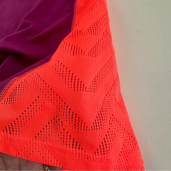 Under Armour NWT $39.99 1253113 Women's Hydro Armour Vent Moxey Tank size Large - Picture 4 of 9